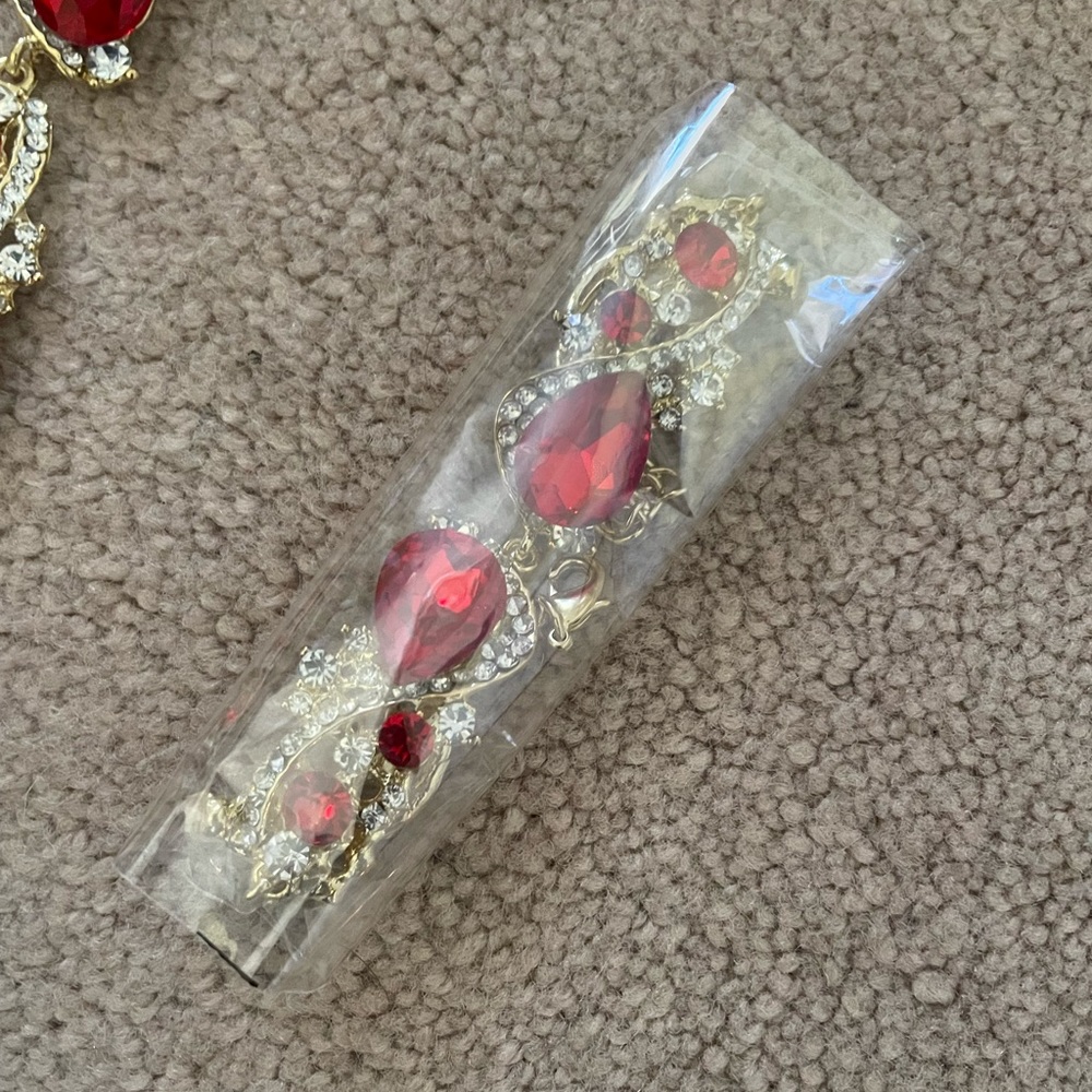 Red Jewelry Set - Picture 7 of 8